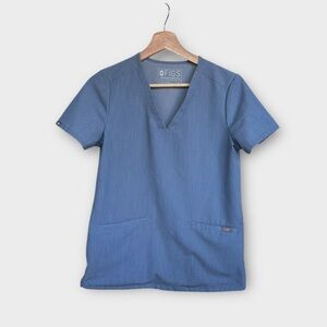 Figs Casma Three Pocket Scrub Top in Heather Indigo, size XS